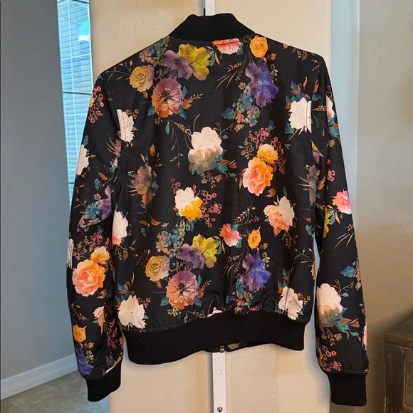 Forever 21 Black Floral Bomber Jacket - Picture 6 of 9